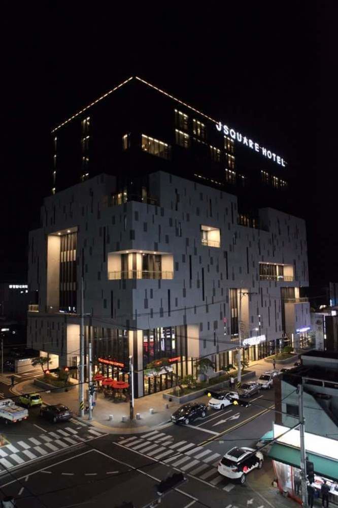 J Square Hotel And Wedding Jinju Εξωτερικό φωτογραφία