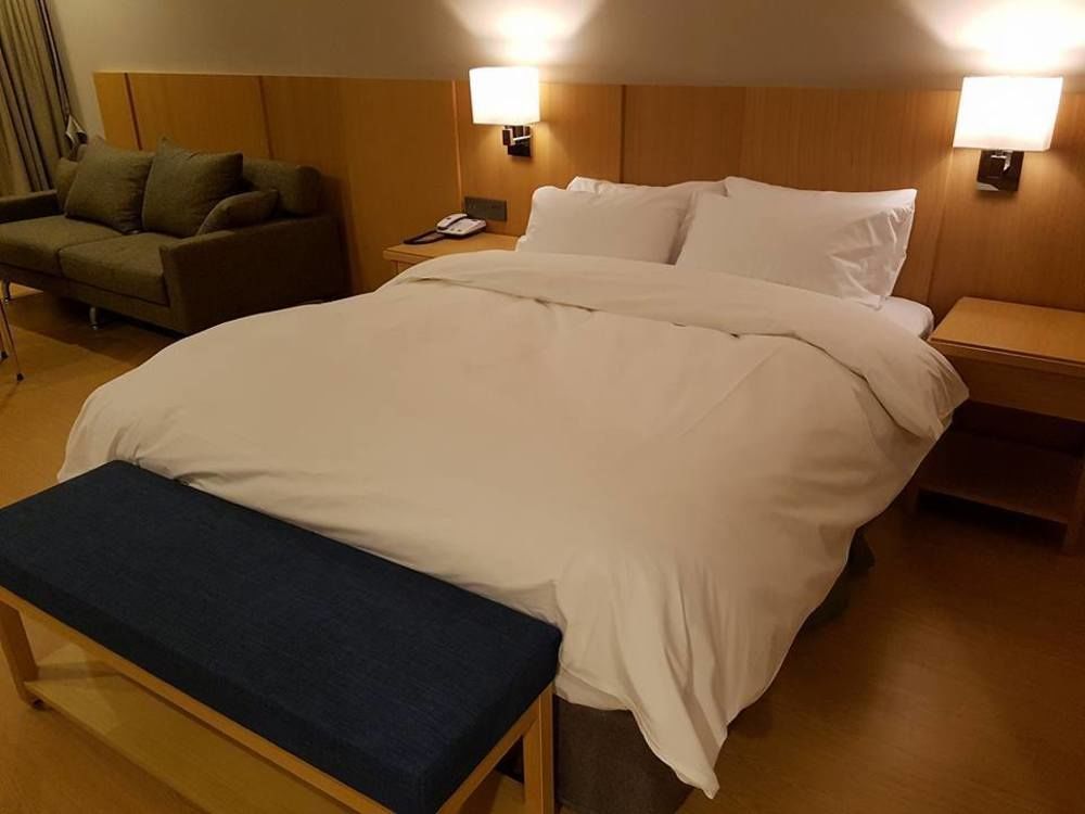 J Square Hotel And Wedding Jinju Εξωτερικό φωτογραφία
