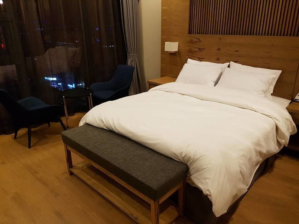 J Square Hotel And Wedding Jinju Εξωτερικό φωτογραφία