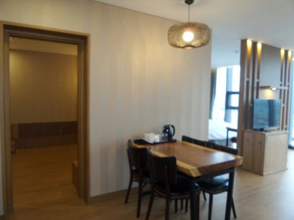 J Square Hotel And Wedding Jinju Εξωτερικό φωτογραφία