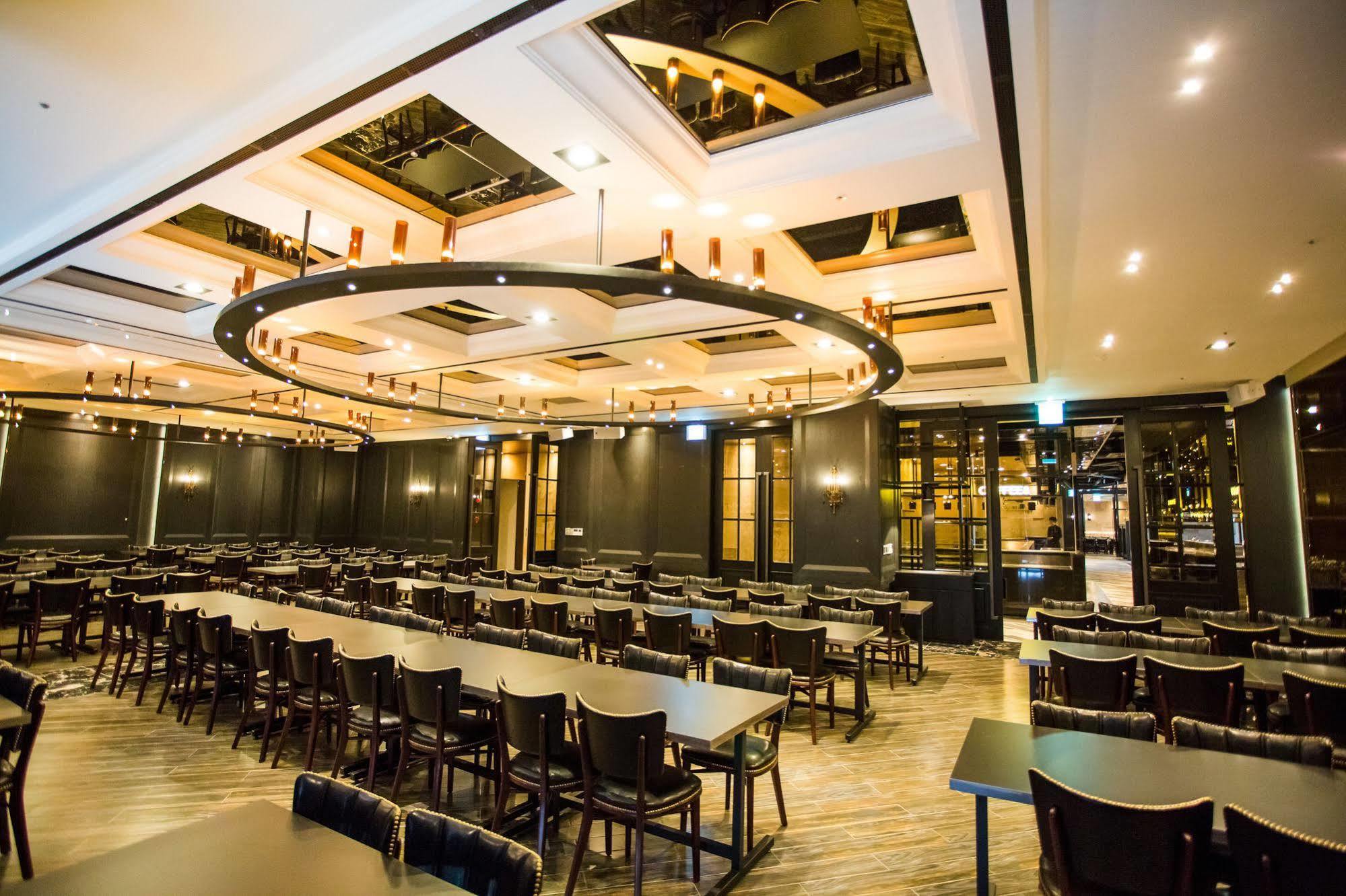 J Square Hotel And Wedding Jinju Εξωτερικό φωτογραφία