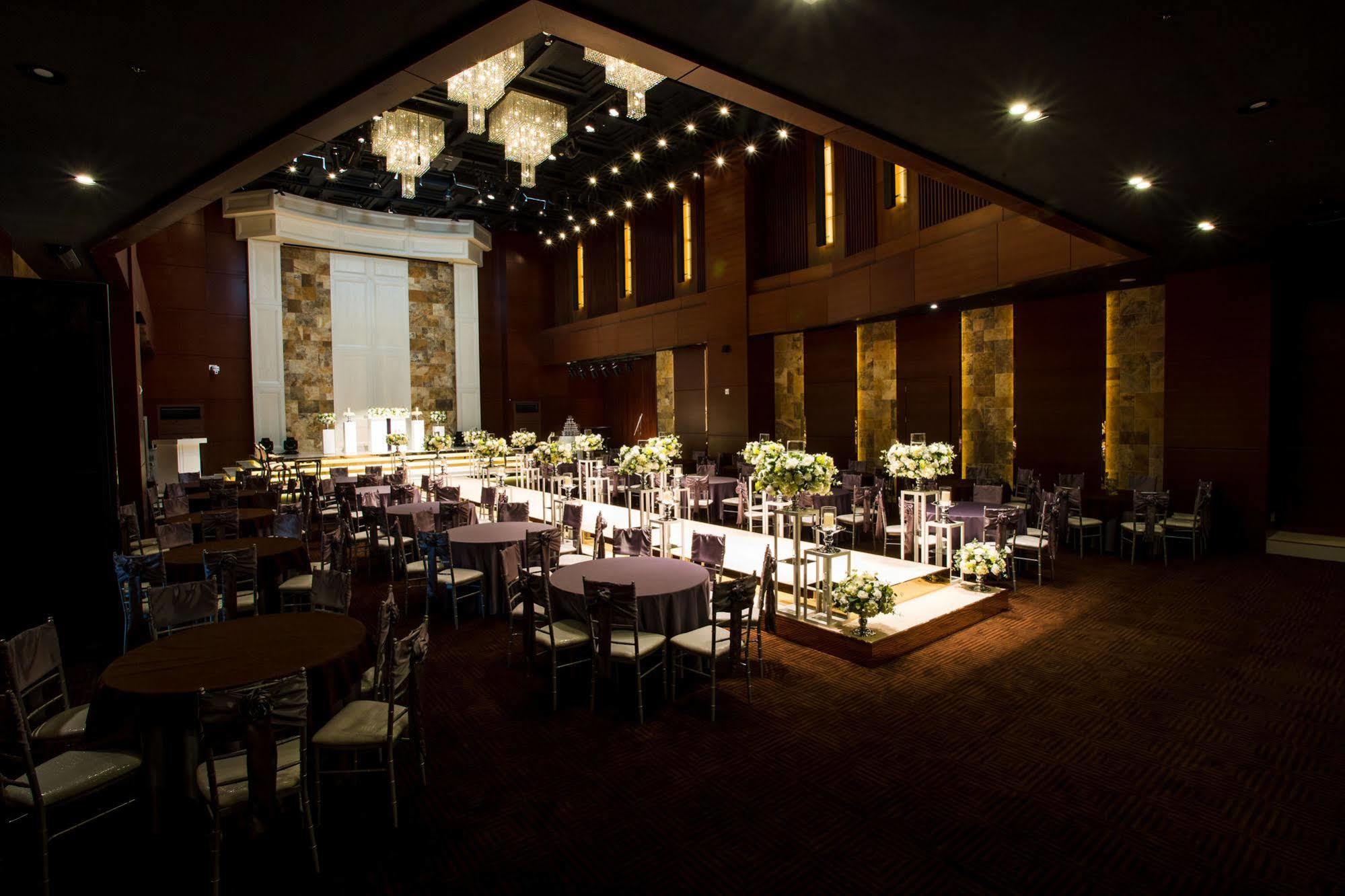J Square Hotel And Wedding Jinju Εξωτερικό φωτογραφία